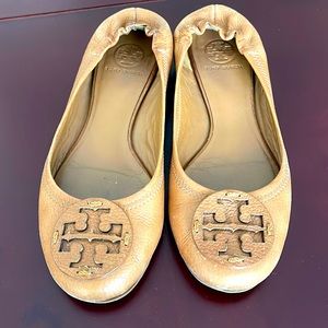 Tan leather Tory Burch Reva flats